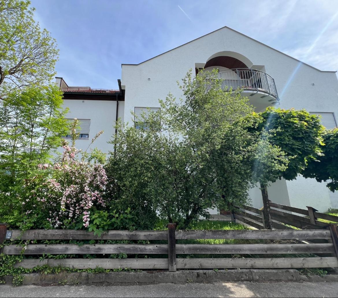 Palmen Apartment Direkt In Bad Aibling Εξωτερικό φωτογραφία